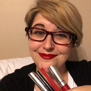 Meet your Posher, Alicia